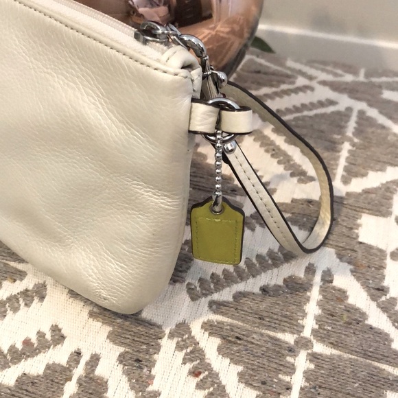 Coach Wristlet - Picture 4 of 6